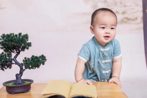 河池孕妇显怀是几个月